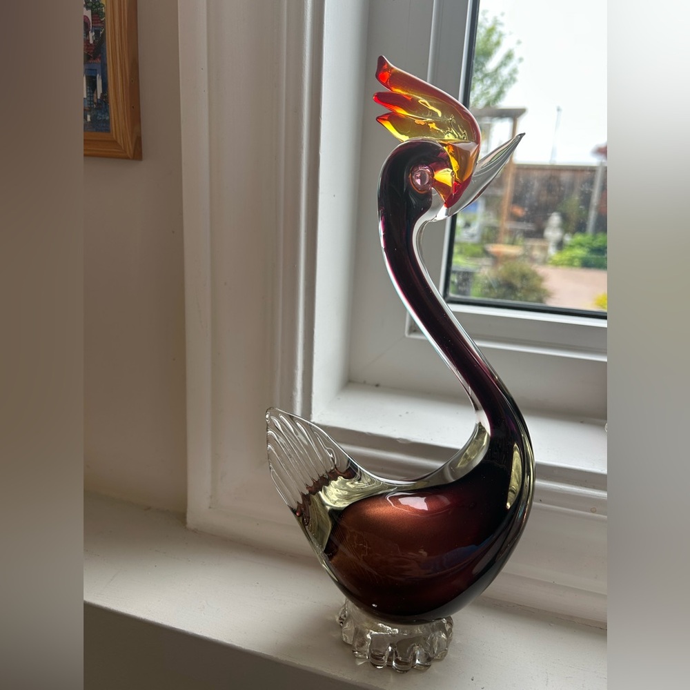 Murano Glass Elegant Glass Swan Figurine - Red and Gold